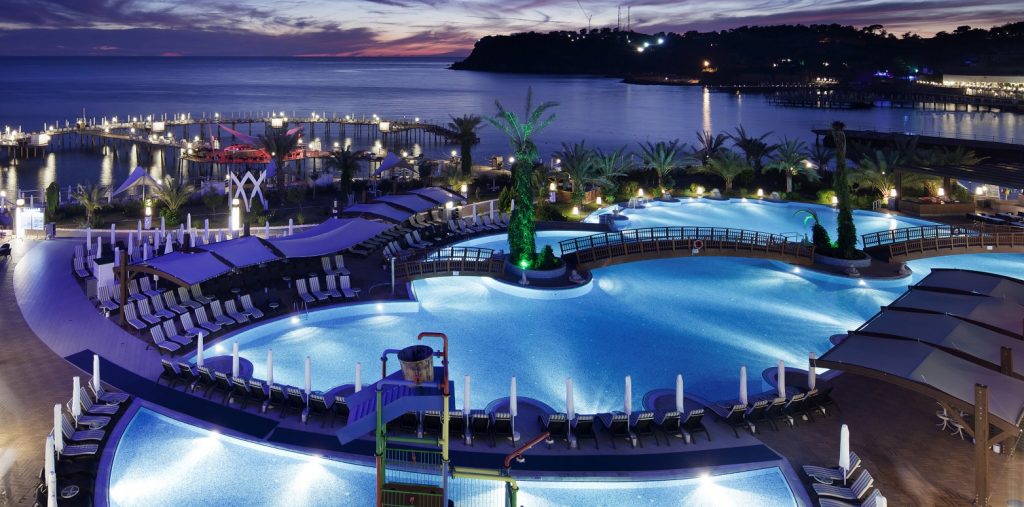 enjoy-the-magnificent-service-at-granada-luxury-resort-spa3